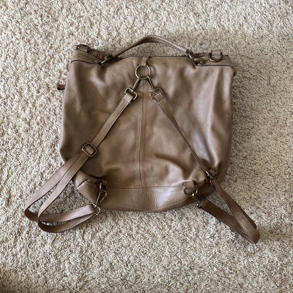 Verapelle Italian Leather convertible backpack - Picture 3 of 8